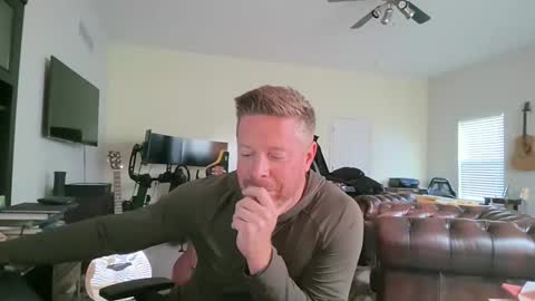 Snapshot of gingerzaddy chatting on 27, 10, 2025 gingerzaddy online show from 27, 10, 2025