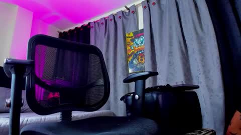 GIOMAR REYES online show from 15, 2, 2026