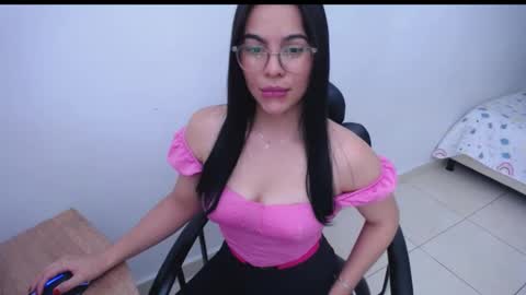 Snapshot of giorivera199 chatting on 3, 12, 2024 GIO RIVERA online show from 3, 12, 2024