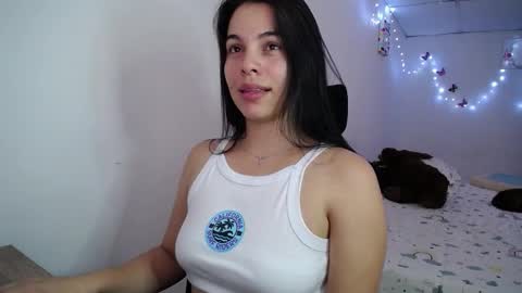 Snapshot of giorivera199 chatting on 19, 11, 2025 GIO RIVERA online show from 19, 11, 2025