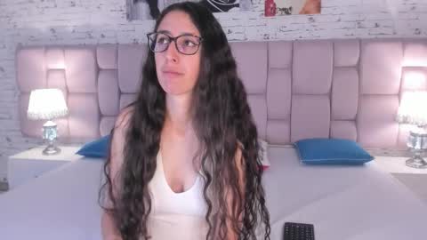 Snapshot of girafmusic chatting on 19, 11, 2025 GirafMusic online show from 19, 11, 2025