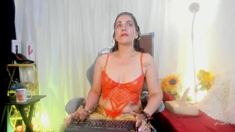 Girasol Walton online show from 4, 4, 2026