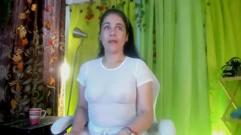 Snapshot of girasol_walton chatting on 26, 6, 2026 Girasol Walton online show from 26, 6, 2026