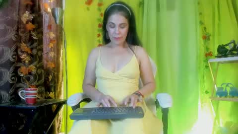 Snapshot of girasol_walton chatting on 1, 7, 2026 Girasol Walton online show from 1, 7, 2026