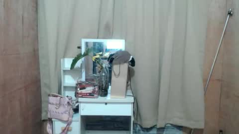 Snapshot of girl4u_aieshaxoxo chatting on 9, 10, 2025 Aisha online show from 9, 10, 2025