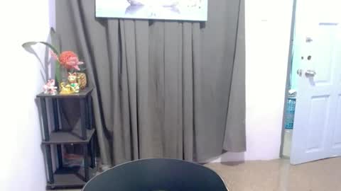 Snapshot of girl4u_aieshaxoxo chatting on 24, 11, 2025 Aisha online show from 24, 11, 2025