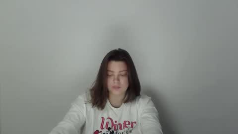 Snapshot of girl_leya chatting on 8, 10, 2025 girl_leya online show from 8, 10, 2025