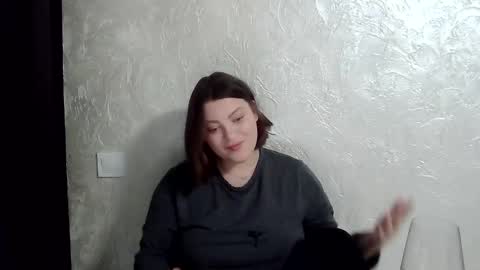 Snapshot of girl_leya chatting on 14, 12, 2025 girl_leya online show from 14, 12, 2025