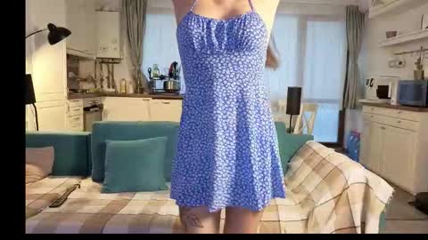 Girlfriend online show from 13, 10, 2025