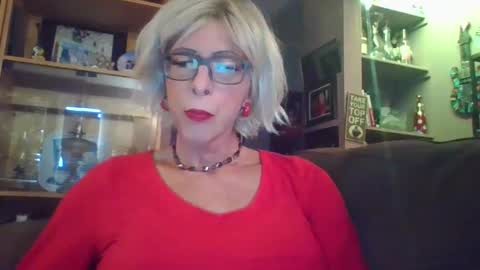 Snapshot of girlinrock chatting on 22, 9, 2025 Girlinrock online show from 22, 9, 2025