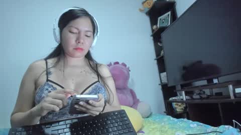 Snapshot of girlrock2024 chatting on 11, 1, 2025 girlrock2024 online show from 11, 1, 2025