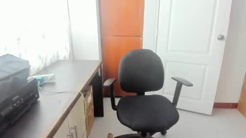 Snapshot of girls69x chatting on 25, 11, 2025 Ela online show from 25, 11, 2025