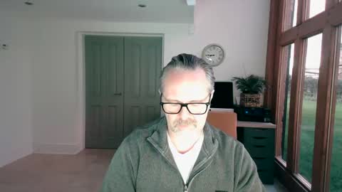 girlsandbikes online show from 30, 12, 2024