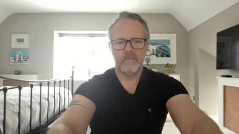 girlsandbikes online show from 12, 1, 2025