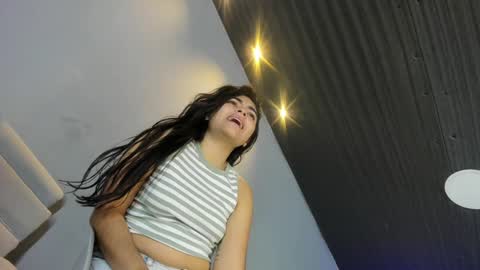 Snapshot of giselamaru chatting on 1, 2, 2025 online show from 1, 2, 2025