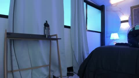     online show from 10, 4, 2026