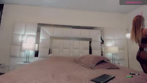 Gisel online show from 4, 3, 2025