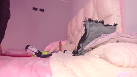 Instagram gisellee  22  online show from 8, 3, 2025