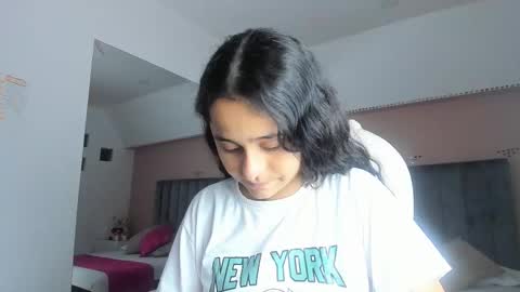 GISELLE ROLDAN online show from 26, 9, 2025