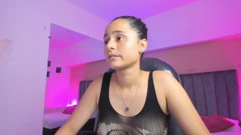 GISELLE ROLDAN online show from 1, 4, 2026