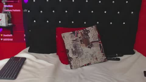 Snapshot of gissellsaenz chatting on 8, 2, 2025 Gissell Saenz online show from 8, 2, 2025