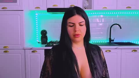 Giulia online show from 15, 4, 2026