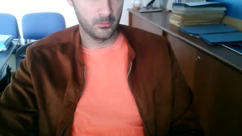 Snapshot of giuseppevai1 chatting on 8, 11, 2025 giuseppevai1 online show from 8, 11, 2025