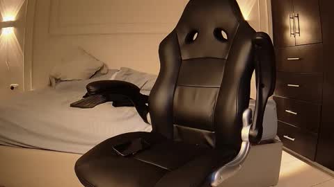 Snapshot of giyu_hayashi chatting on 13, 12, 2025 giyu online show from 13, 12, 2025