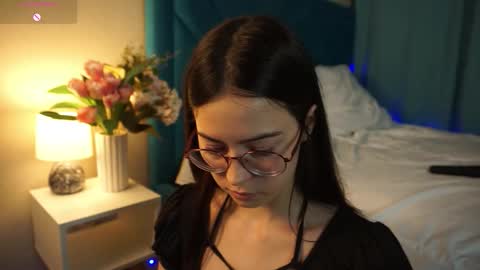 Agness online show from 6, 11, 2025