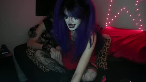 Snapshot of gl00my_gh0ul chatting on 27, 10, 2025 Gloomy online show from 27, 10, 2025