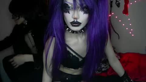 Snapshot of gl00my_gh0ul chatting on 19, 12, 2025 Gloomy online show from 19, 12, 2025