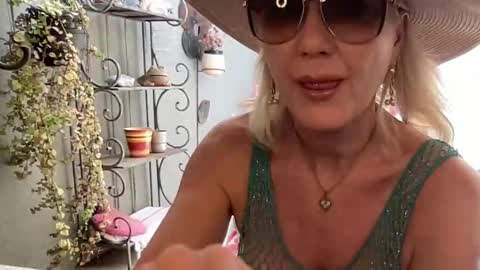 Snapshot of gl1tter_barbie chatting on 22, 9, 2025 Gl1tter Barbie online show from 22, 9, 2025