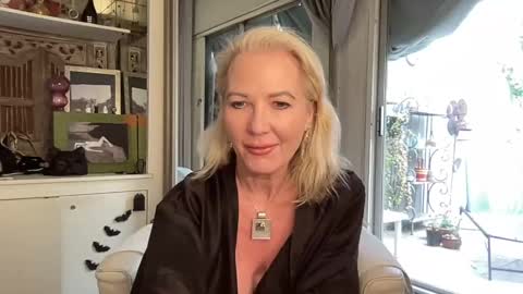 Snapshot of gl1tter_barbie chatting on 12, 10, 2025 Gl1tter Barbie online show from 12, 10, 2025