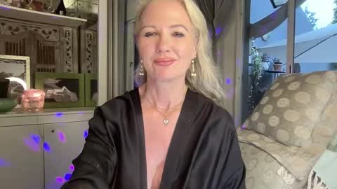 Snapshot of gl1tter_barbie chatting on 6, 11, 2025 Gl1tter Barbie online show from 6, 11, 2025