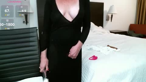 Snapshot of glam_cat chatting on 25, 11, 2025 Gwendolyn online show from 25, 11, 2025