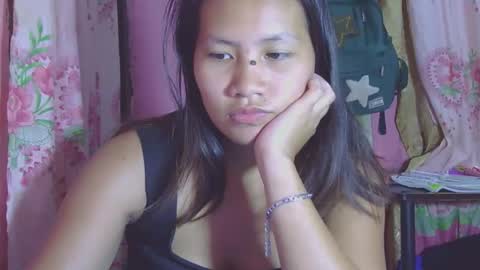 Snapshot of glamgoddess23 chatting on 18, 12, 2025 glamgoddess23 online show from 18, 12, 2025