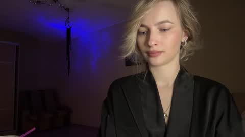 Snapshot of glamour_rogue chatting on 18, 12, 2025 glamour_rogue online show from 18, 12, 2025