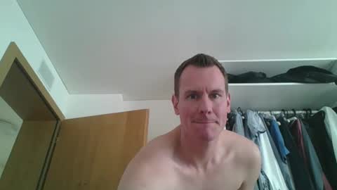 Snapshot of glen_1987 chatting on 2, 1, 2025 Mike 1987 online show from 2, 1, 2025
