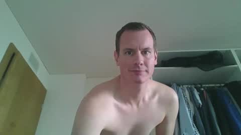 Snapshot of glen_1987 chatting on 22, 12, 2025 Mike 1987 online show from 22, 12, 2025