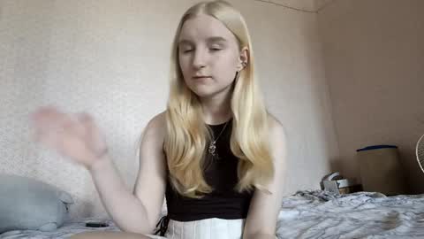 Snapshot of glennabeem chatting on 10, 4, 2026 Laura online show from 10, 4, 2026