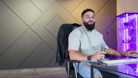 Matthew .. for short call me Matt online show from 2, 3, 2025