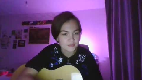 Snapshot of glitter_doll chatting on 15, 1, 2025 glitter_doll online show from 15, 1, 2025