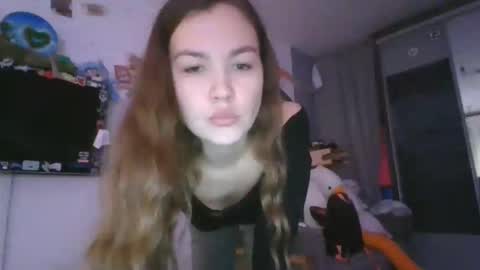Snapshot of glitter_doll chatting on 18, 1, 2025 glitter_doll online show from 18, 1, 2025