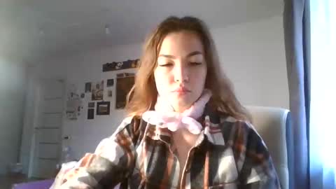 Snapshot of glitter_doll chatting on 2, 2, 2025 glitter_doll online show from 2, 2, 2025