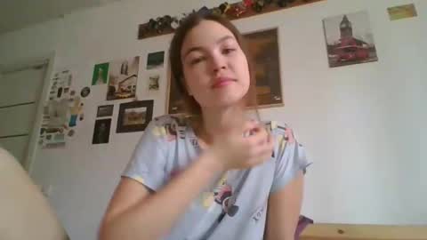 Snapshot of glitter_doll chatting on 28, 2, 2025 glitter_doll online show from 28, 2, 2025