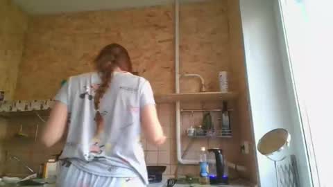 Snapshot of glitter_doll chatting on 28, 2, 2025 glitter_doll online show from 28, 2, 2025