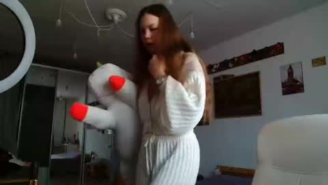 Snapshot of glitter_doll chatting on 8, 3, 2025 glitter_doll online show from 8, 3, 2025