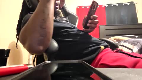 glomightyj online show from 17, 4, 2026