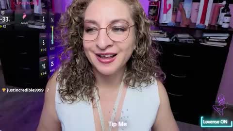 Snapshot of gloriacrespo chatting on 4, 10, 2025 gloriacrespo online show from 4, 10, 2025