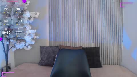 Snapshot of glory_girl chatting on 19, 11, 2025 glory_girl online show from 19, 11, 2025